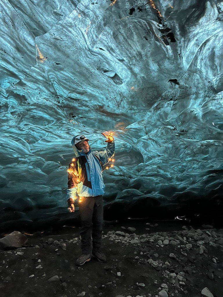 льодова печера в Ісландії