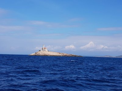 маяк на острові
