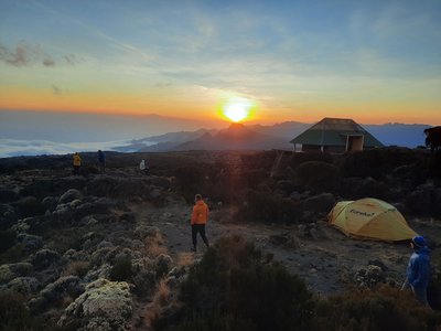 захід сонця в кемпі шіра 2 Кіліманджаро